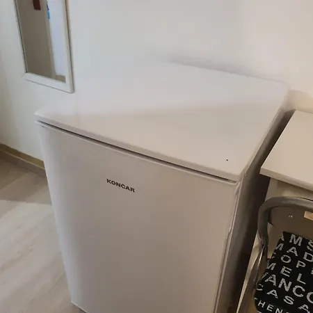 بيت ضيافة Varos *