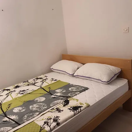 Varos بيت ضيافة زادار