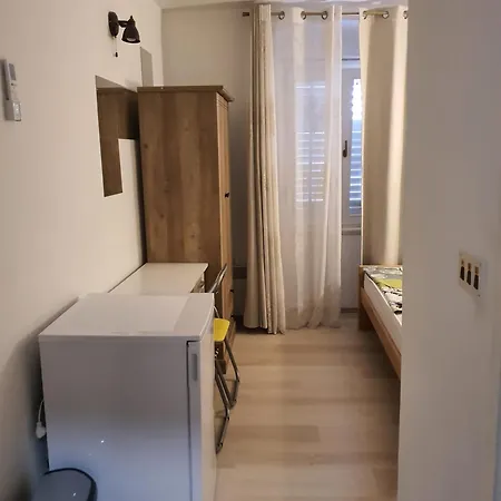 Varos Affittacamere Zara