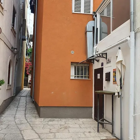 Guest house Varos *